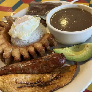 Bandeja Paisa! As you see it looks great and taste super good!