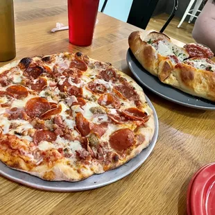 10&quot; Meatlovers Specialty Pizza, Meatball Sub
