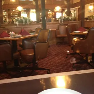 The intimate atmosphere of the green tree inn.