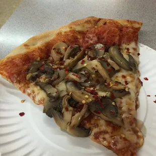 Yum - I asked them to put mushrooms on my slice. It was delicious.
