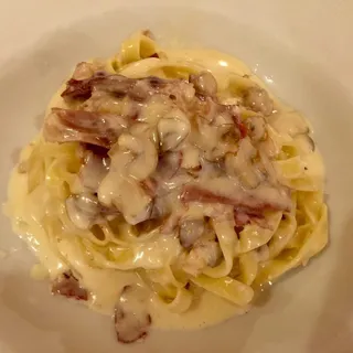 Tagliatelle Prosciutto e Funghi