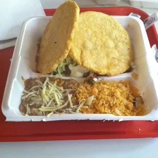 Gordita de chicharron en salsa verde.  The chicharron was great.