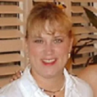 Lee M.
