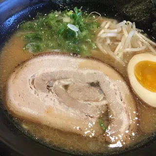 R2. Shoyu Tonkotsu (Thin Noodle)