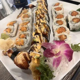 Sakura on the left (spicy mayo), angle wing in the middle (soft shell crab) and spicy crunch tuna on the right.