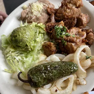 food, chicken wings and fried chicken