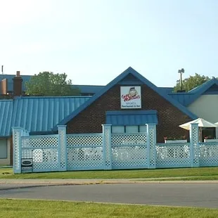 the front of arbor tree lounge