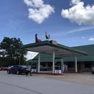 the outside of a restaurant