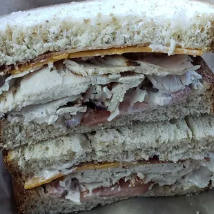 a turkey sandwich cut in half