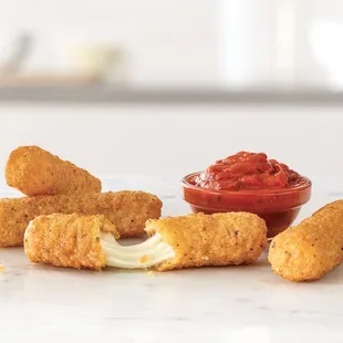 chicken nuggies and ketchup