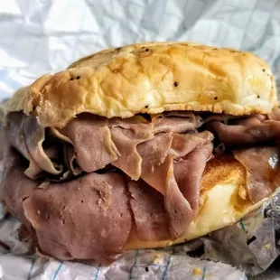 Roast Beef &amp; Cheddar Sandwich