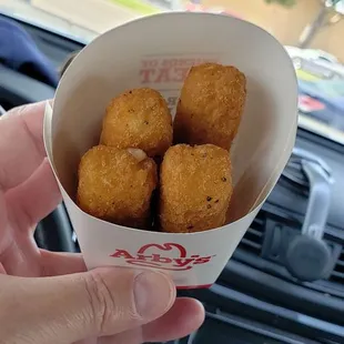 4-piece Mozzarella Sticks here are better than many other restaurants.