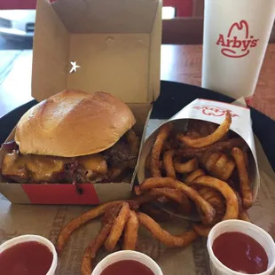 Bourbon brisket bacon sandwich combo!!