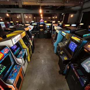 Retro arcade games from the 70s, 80s and 90s!