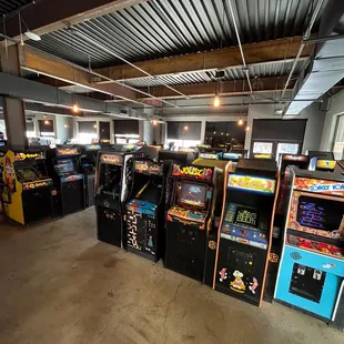 Retro arcade games from the 70s, 80s and 90s!