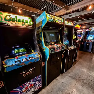 Retro arcade games from the 70s, 80s and 90s!