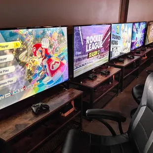 Fusion of retro arcade games from the 70s, 80s and 90s and modern arcade games, modern video gaming consoles and pinballs!