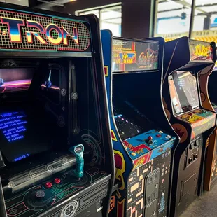 Retro arcade games from the 70s, 80s and 90s!