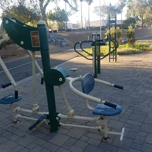 Calisthenics equipment