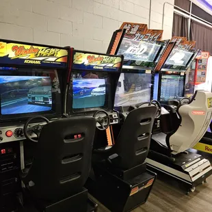 Retro arcade racing games