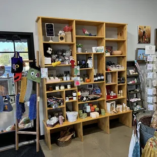 Main room shop with various vendors