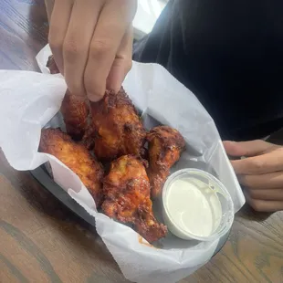 chicken wings and fried chicken, bbq wings, bbq chicken, chicken wings, poultry, fried chicken wings, fried chicken, food, chicken