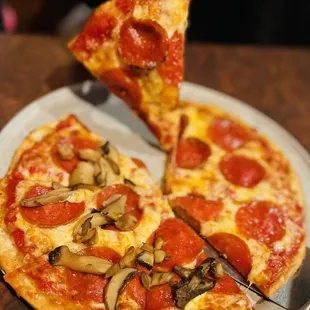 Pepperoni / 1/2 Mushroom Pizza