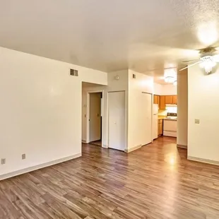 2 bedroom 1 bath with open Floorplan.