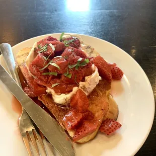 Strawberry Toast
