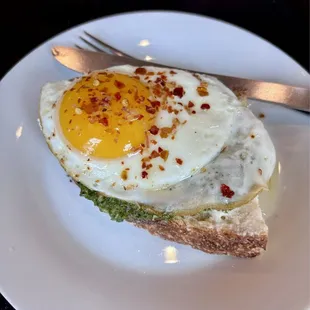 Pesto Toast