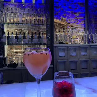 Gin &amp; Tonic and red rock (aka The Rouge)