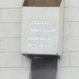 I really really really want to touch this box.