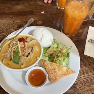 #4 lunch special red curry with pork