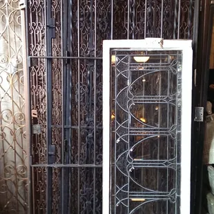 What kind of metal door would you like to buy?