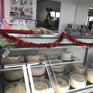 Ready made cakes small and larger
