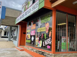 La Chiquita Paleteria Y Neveria