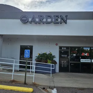 Outside view in strip mall