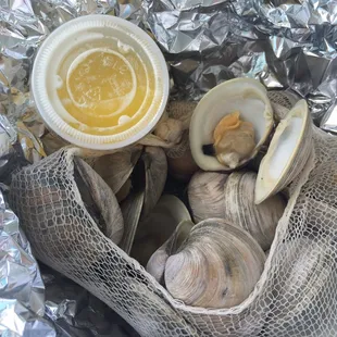 Steamed middle neck clams