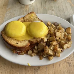 Grilled Cheese Benedict