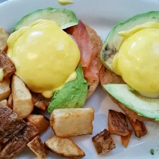 Smoked Salmon Eggs Benedict