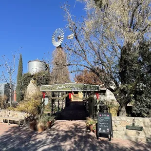 Main Door: Ardovino&apos;s Desert Crossing
