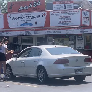 Carhops on Roller Skates!