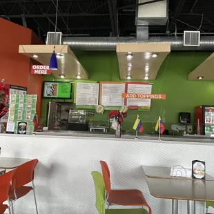 Very Clean looking restaurant with a very tasty looking menu.  Came in about 3pm for a late lunch.