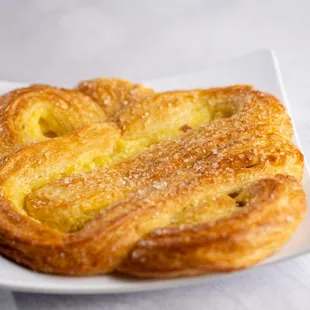 Croix De Savoie 
Brioche with custard topped crystal sugar