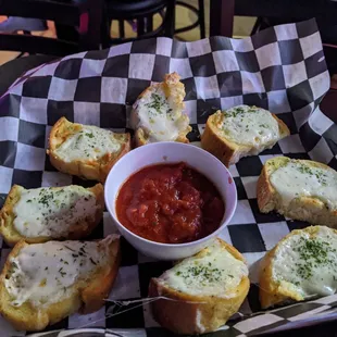 Cheesey Alfredo bread