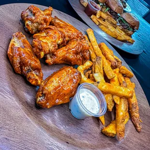 chicken wings, chicken, food, bbq wings, chicken wings and fried chicken, fried chicken wings, poultry, fried chicken, bbq chicken