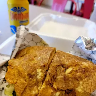 Patacon de pollo and my beloved Colombiana