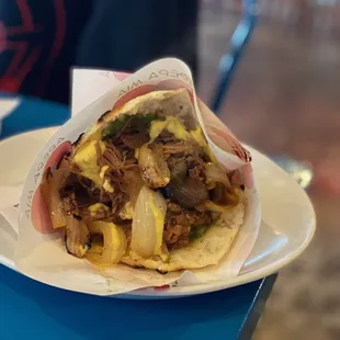 Arepa pernil