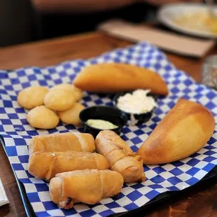 Sampler for $20+ - felt rather underwhelming for the cost