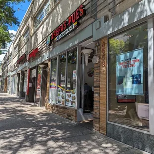 the outside of a restaurant